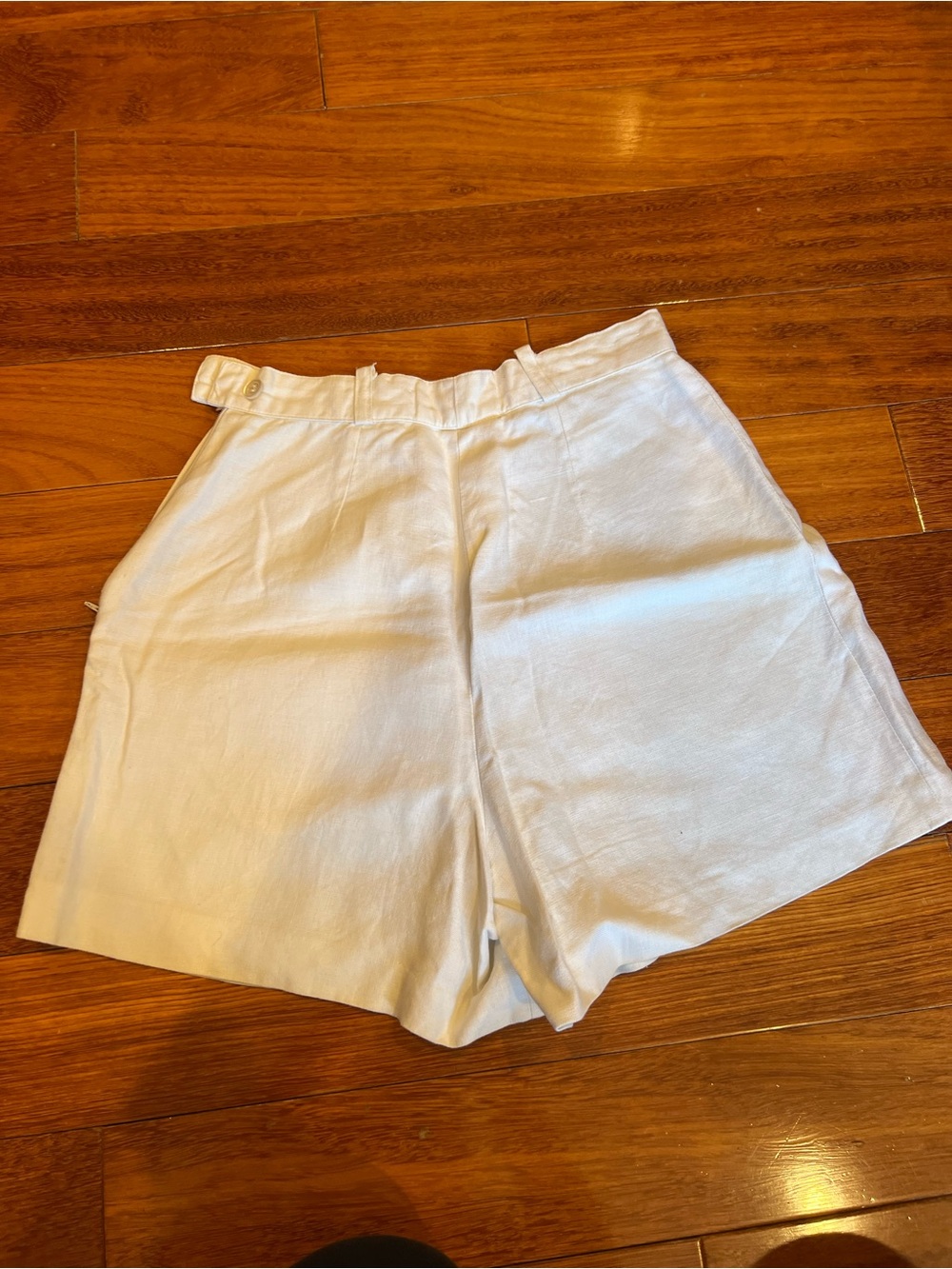 Vintage Chanel White High-Waist Tailored Linen Shorts - Picture 4 of 5